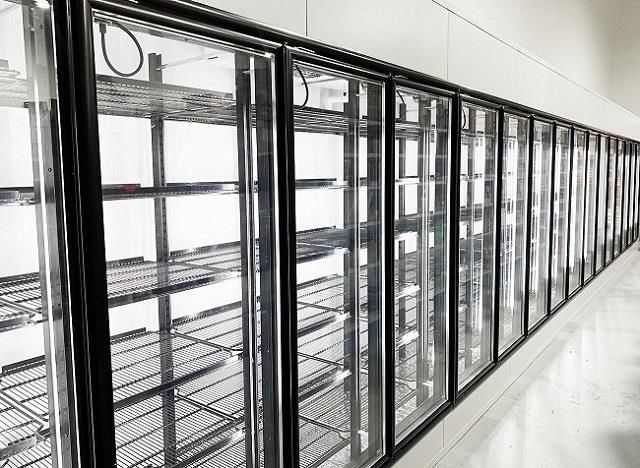 Tủ đông nhiệt độ trung bình Cửa kính để đi bộ trong hang bia mát Hiển thị lạnh Phòng lạnh